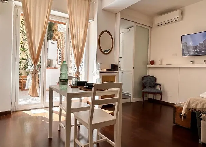 Casa Mari Vaticano Roma